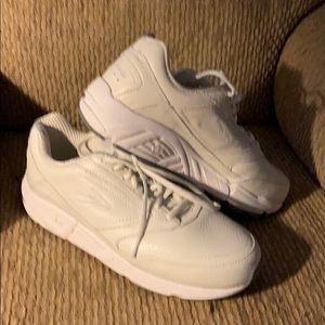 Brooks Addiction Walker  Like New size 11.5